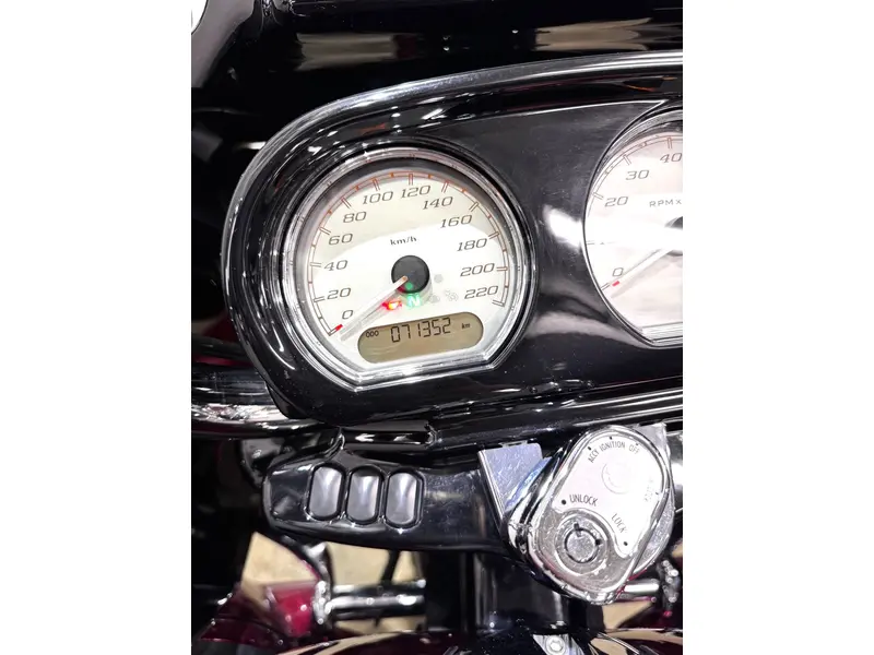 2016 Harley-Davidson ROAD GLIDE S FLTRXS thumbnail 8