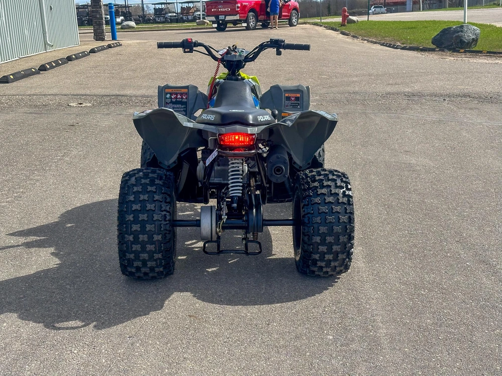 2021 Polaris Outlaw 110 - Avalanche Gray/lime Squeeze alt