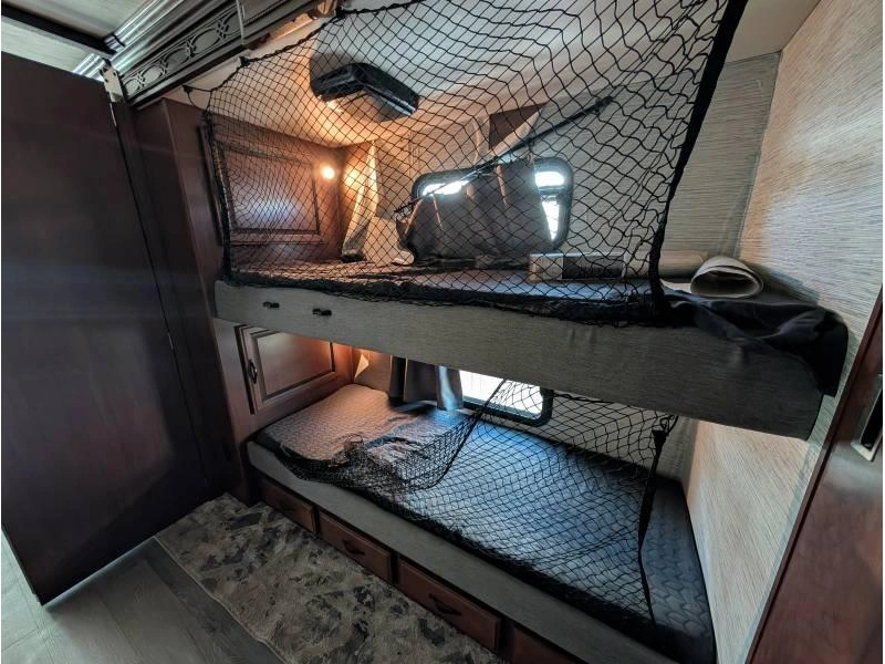 Fleetwood Expedition 38b 2012 alt