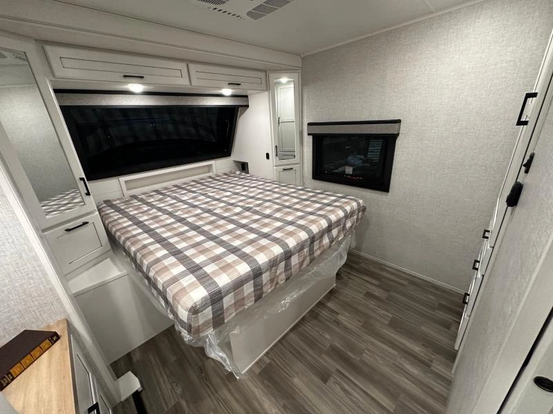 Jayco Eagle 295rucd 2027 alt