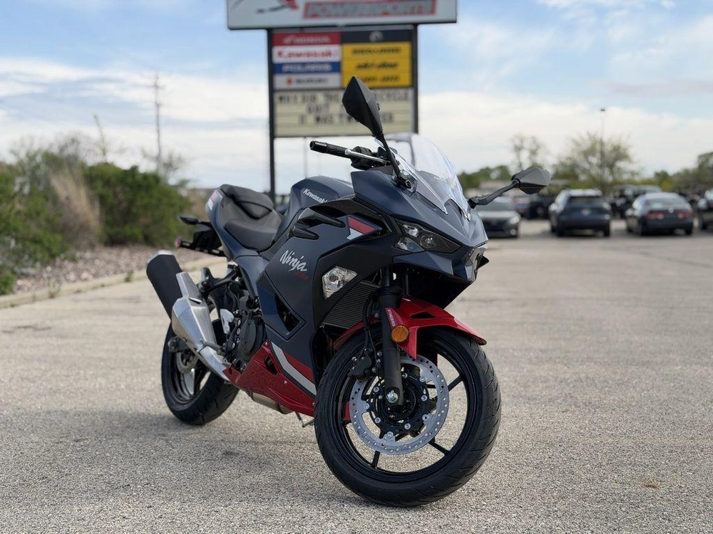 2026 Kawasaki Ninja® 500 Abs Metallic Matte Twilight Blue alt
