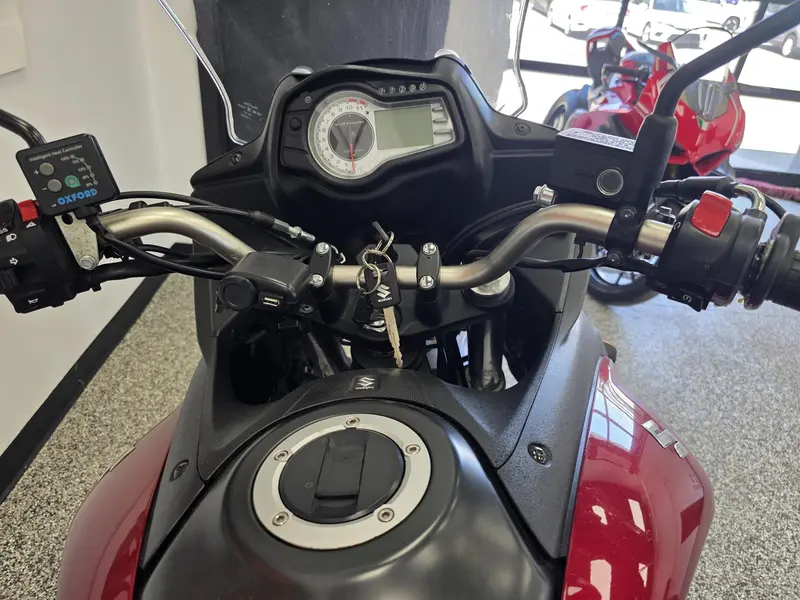 2016 Suzuki V STROM 650 ABS thumbnail 6