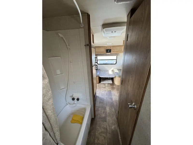 2018 Gulf Stream vista cruiser 19 ERD thumbnail 14