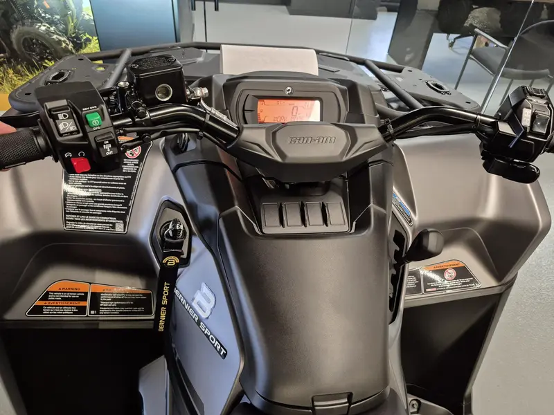 2026 Can-Am OUTLANDER MAX XT 700 thumbnail 5