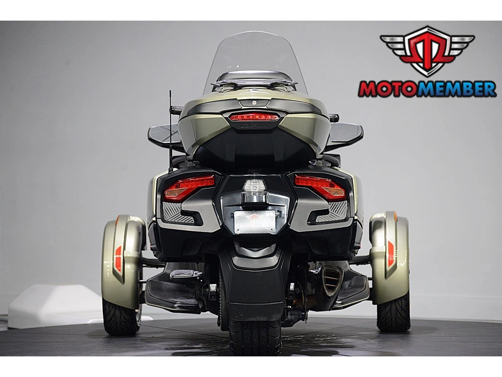 2021 Can-am Spyder Rt Sea-to-sky alt
