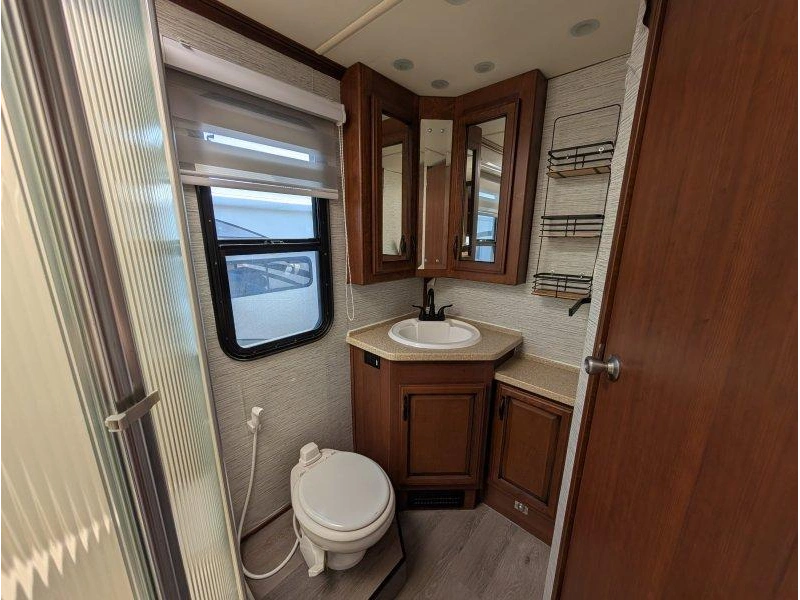 Fleetwood Expedition 38b 2012 alt