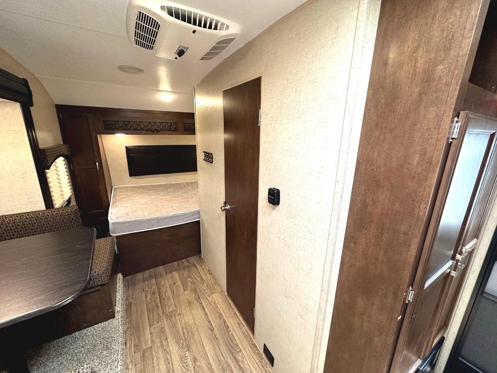2018 Venture Rv Sonic Lite 167vms alt