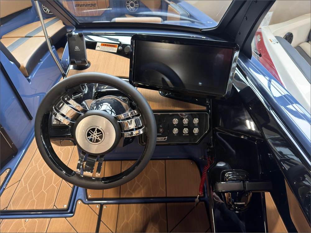 2026 Yamaha 222xd alt