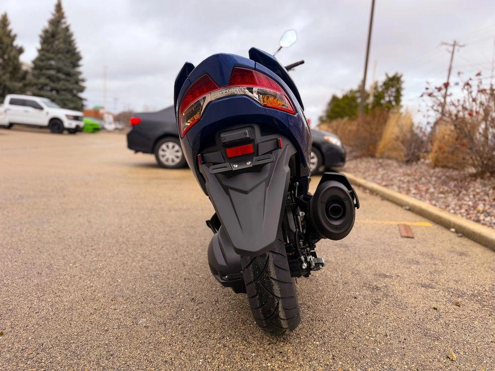 2026 Suzuki Burgman 400 alt