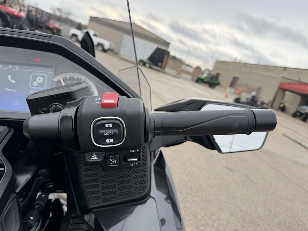 2026 Honda Gold Wing Tour alt