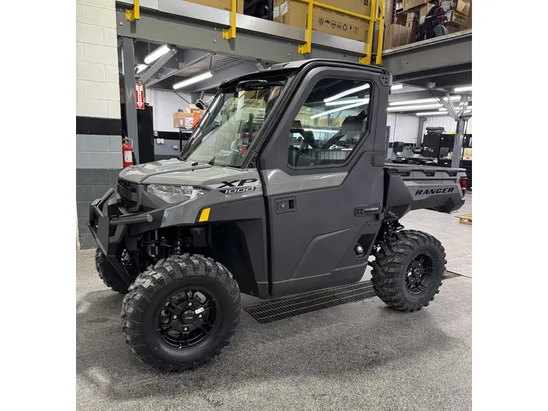 2027 Polaris RANGER XP 1000 CAB thumbnail 6