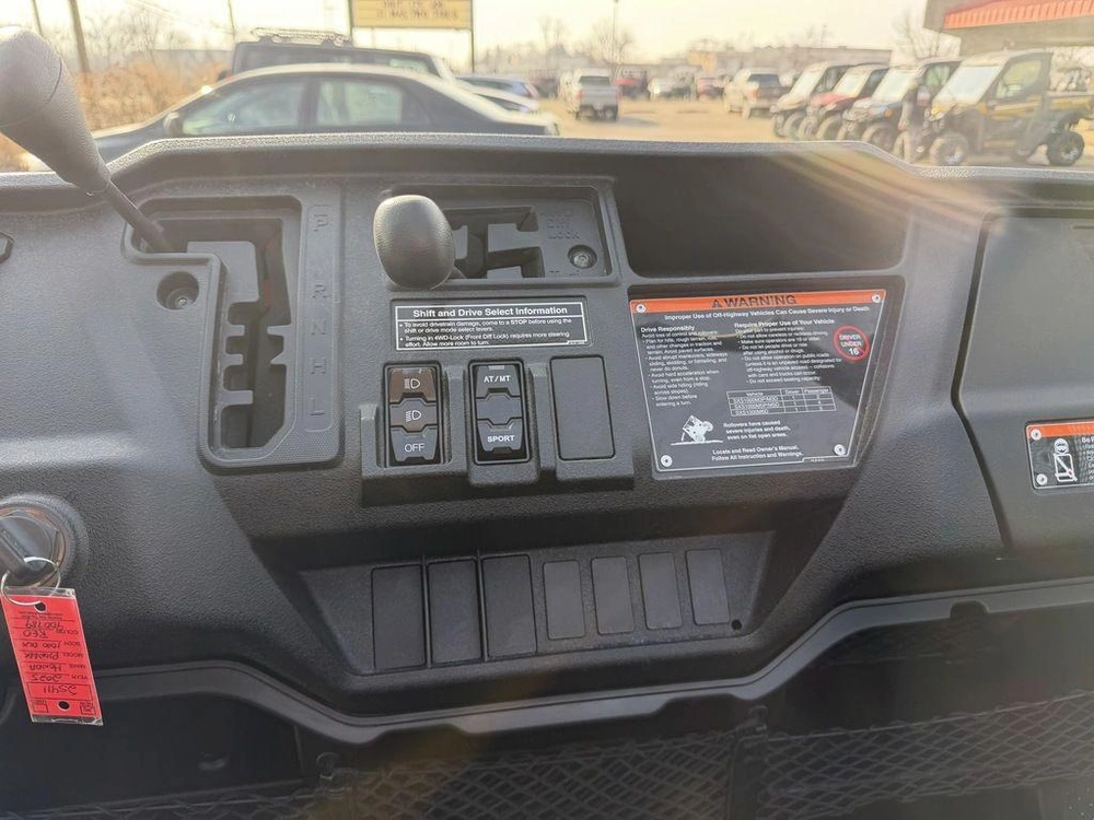 2025 Honda Pioneer 1000 Deluxe alt