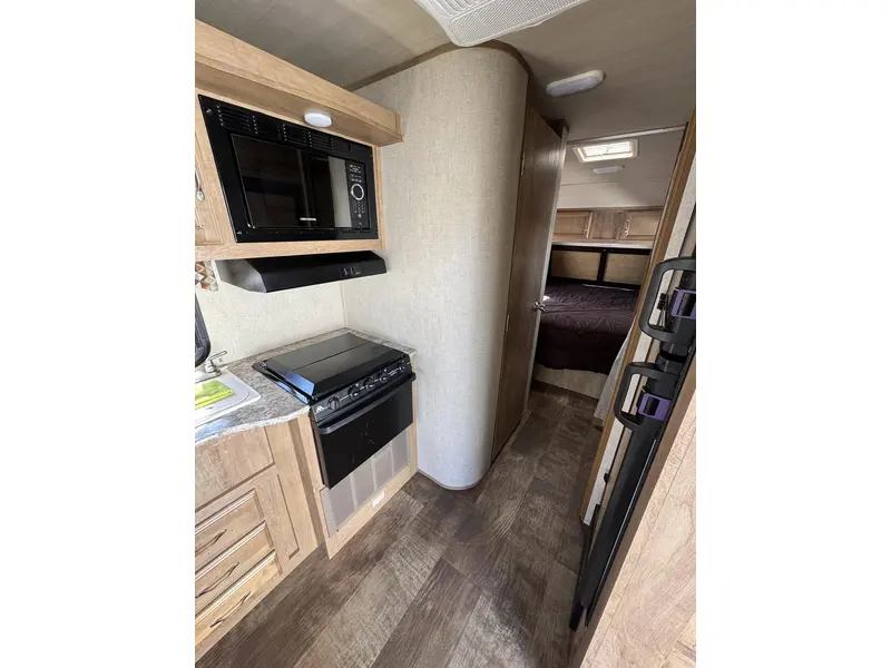 2018 Gulf Stream vista cruiser 19 ERD thumbnail 11