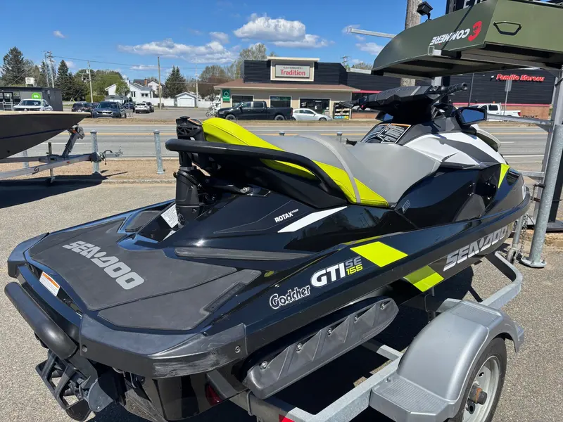 2017 Sea-Doo GTI SE 155 thumbnail 4