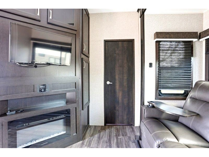 Jayco Seismic 359 2023 alt