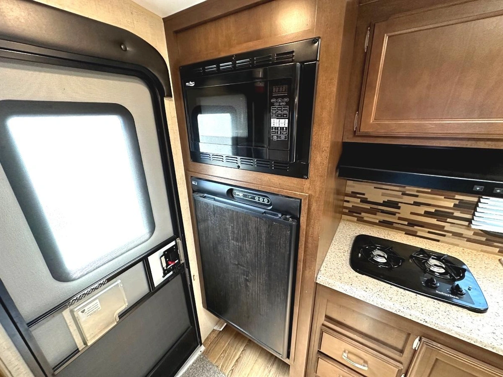 2018 Venture Rv Sonic Lite 167vms alt
