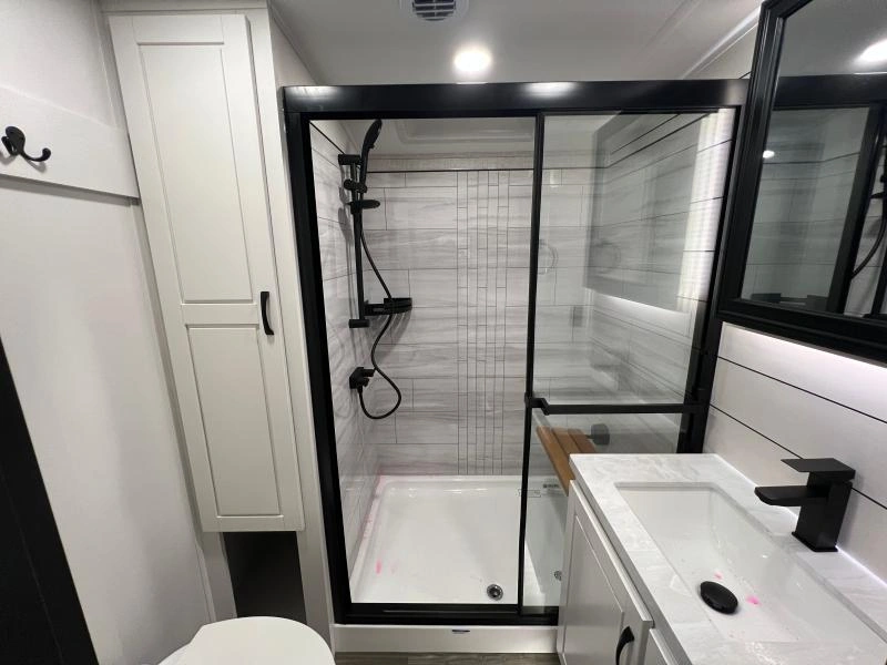 Jayco North Point 381ckre 2025 alt