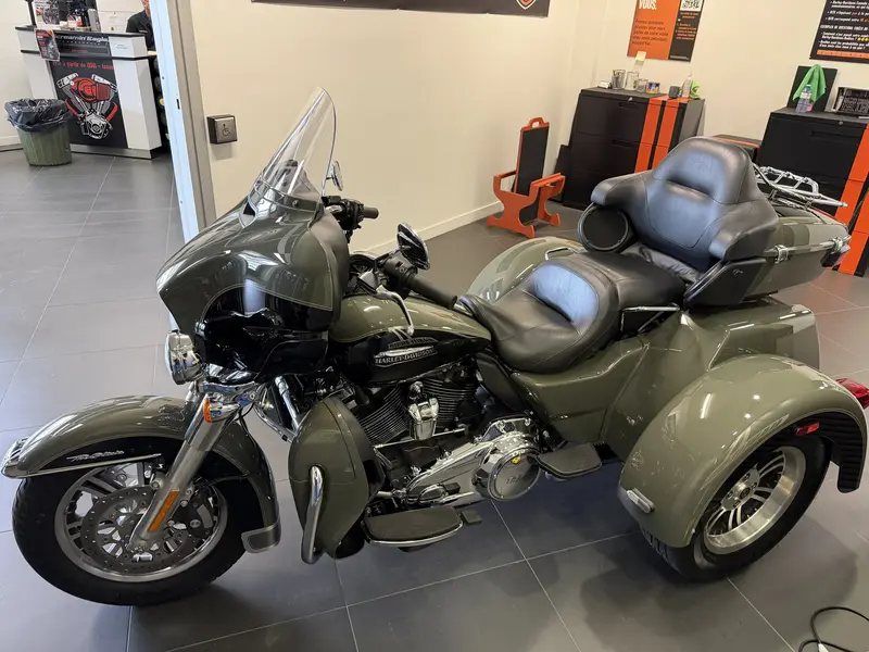 2021 Harley-Davidson FLHTCUTG Tri Glide Ultra FLHTCUTG thumbnail 4