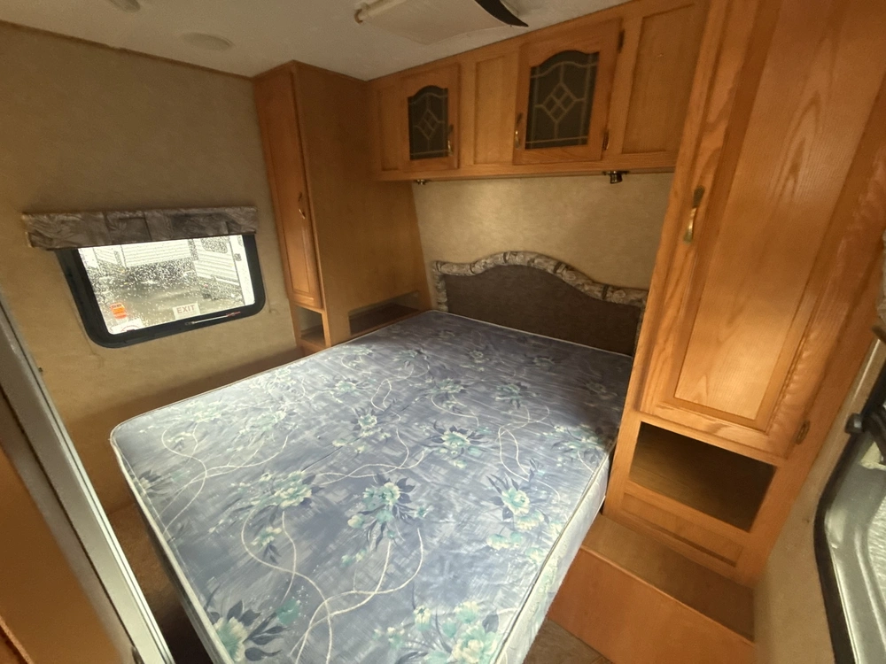 2006 Forest River Sandpiper 321bht alt