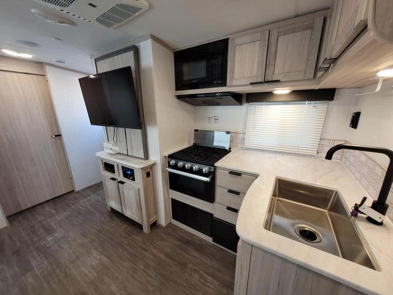 2022 Cruiser Rv Shadow Cruiser 239rb alt