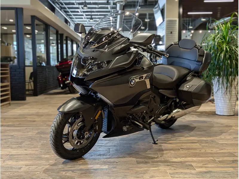 2026 BMW K 1600 Grand America // Mineral Grey Metallic Matte thumbnail 13