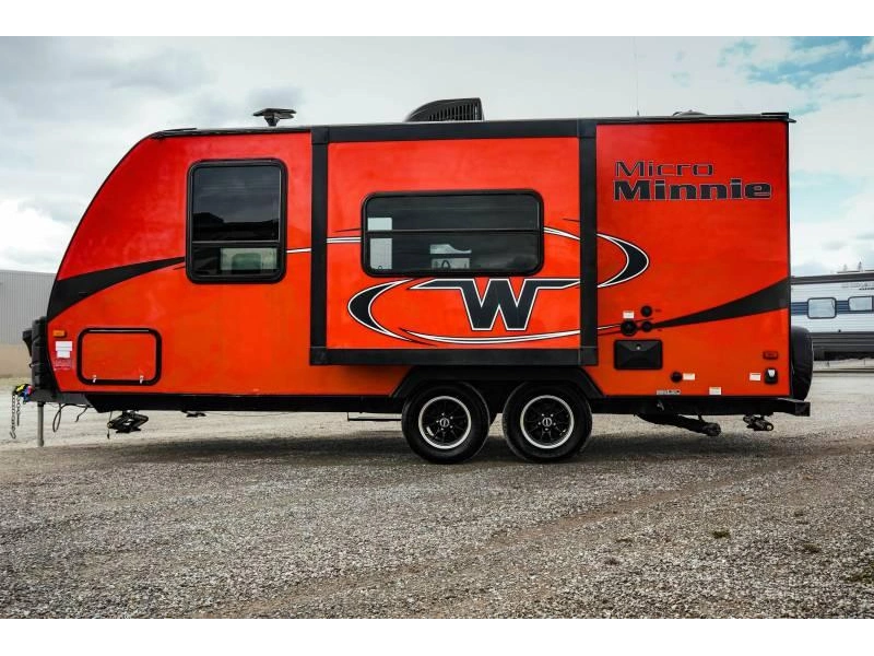 Winnebago Micro Minnie 2106fbs 2018 alt