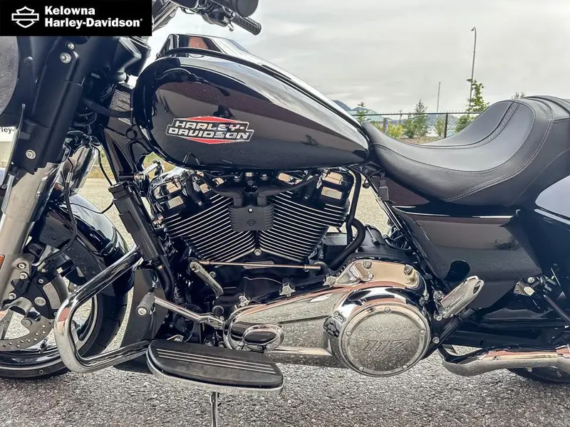 2026 Harley-Davidson FLHX - Street Glide® thumbnail 24