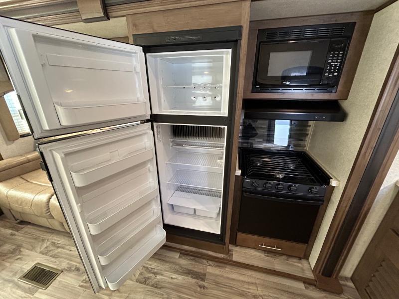 2019 Keystone RV Cougar thumbnail 16