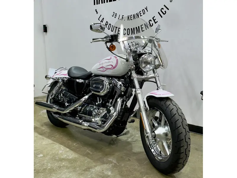 2013 Harley-Davidson SPORTSTER CUSTOM XL1200C thumbnail 2