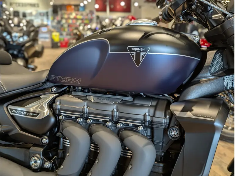 2025 Triumph Rocket 3 Storm GT // Matte Sapphire Black/Satin Pacific Blue thumbnail 7