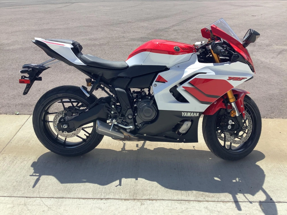 2026 Yamaha Yzf R7 alt