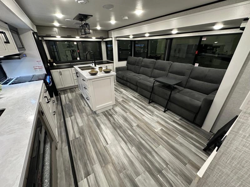2027 Jayco Jay Feather 27mk alt