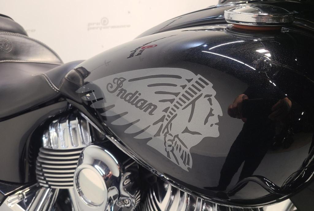 2017 Indian Motorcycle CHIEFTAIN thumbnail 3