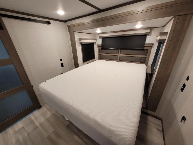 Grand Design Solitude 380fl 2023 alt