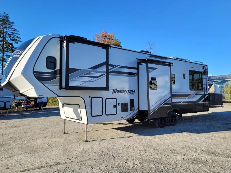 Grand Design Momentum 320g 2026 alt
