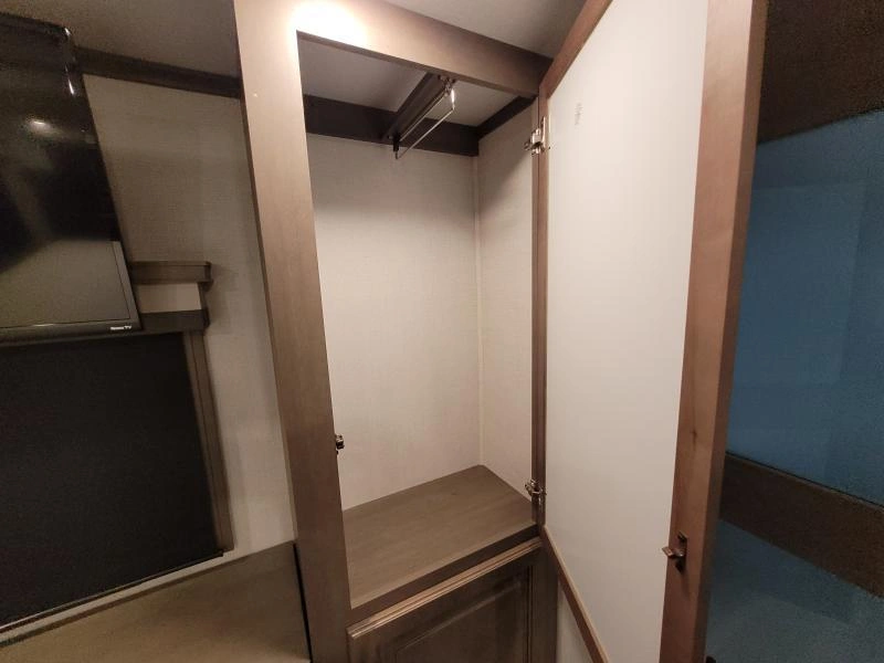 Grand Design Solitude 380fl 2023 alt