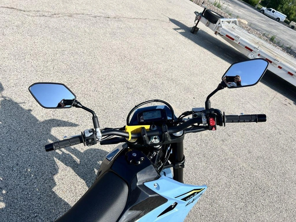 2025 Suzuki Dr-z4sm alt