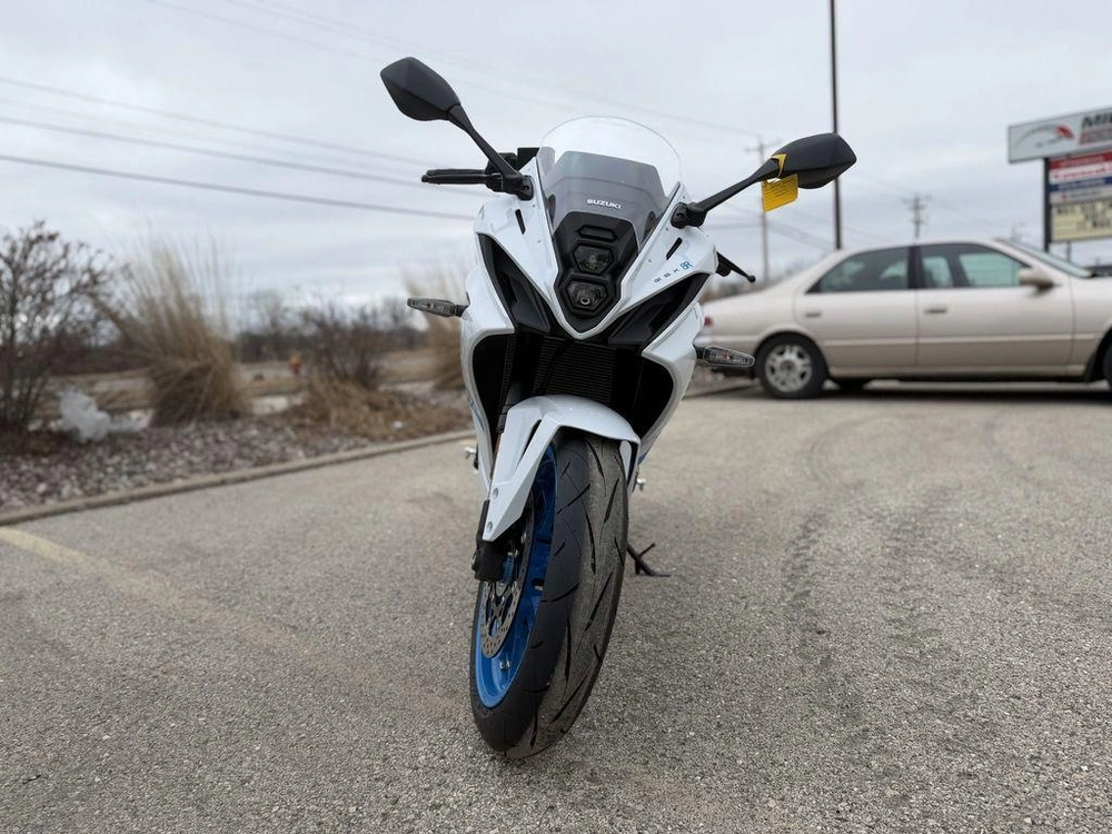 2026 Suzuki Gsx-8r alt