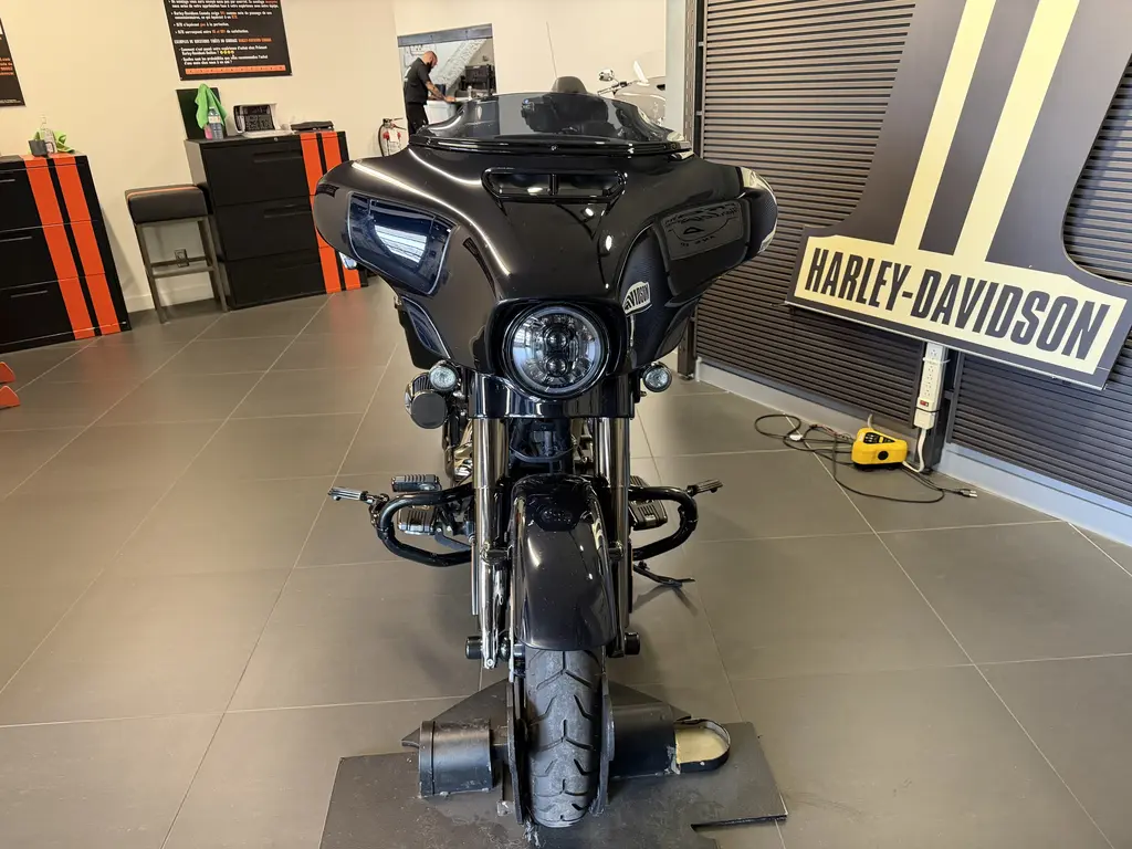 2022 Harley-Davidson CVO Street Glide FLHXSEFLHXSE