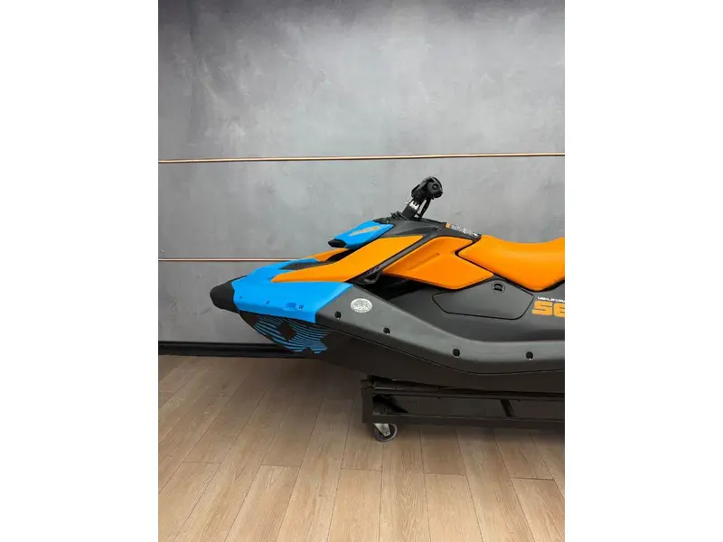 2026 Sea-Doo SPARK TRIXX 3UP IBR "Gulfstream Blue / Orange Crush  (Sound System)" thumbnail 6