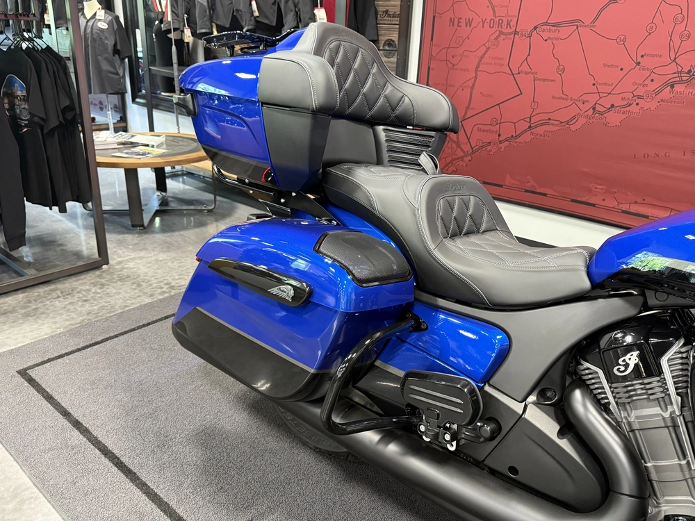 2026 Indian Motorcycle Pursuit Dark Horse 112 alt