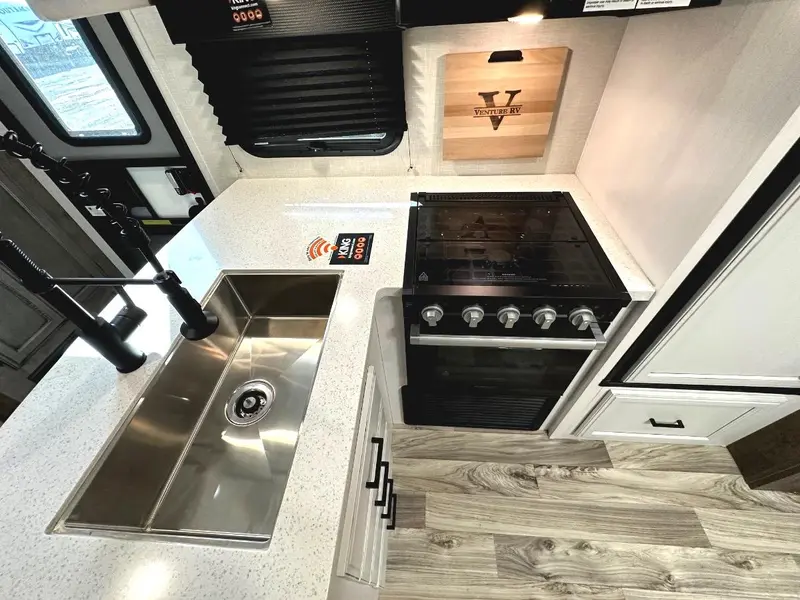 2023 Venture RV Sporttrek 312VBH thumbnail 21