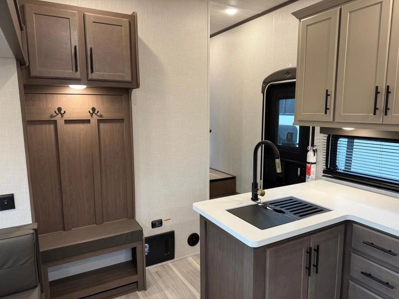 Keystone Rv Cougar 2400re 2026 alt