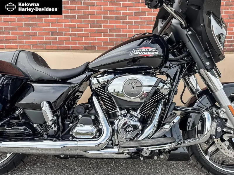 2026 Harley-Davidson FLHX - Street Glide® thumbnail 10