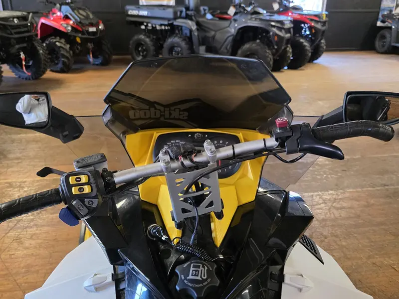 2012 Ski-Doo MXZ X 800 ETEC thumbnail 6
