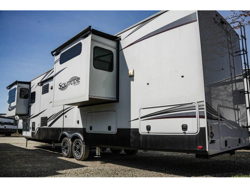 Grand Design Solitude 380fl 2022 alt
