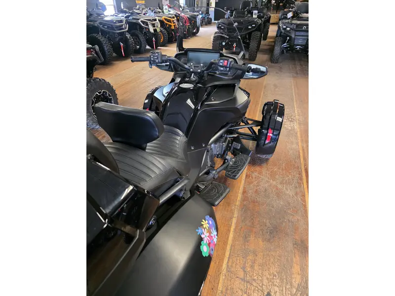 2024 Can-Am SPYDER  F3 LIMITED thumbnail 9
