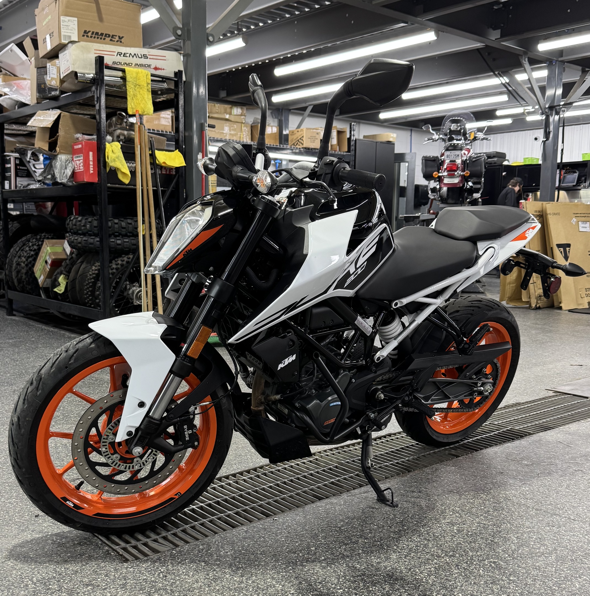 2020 KTM DUKE 200 thumbnail 6