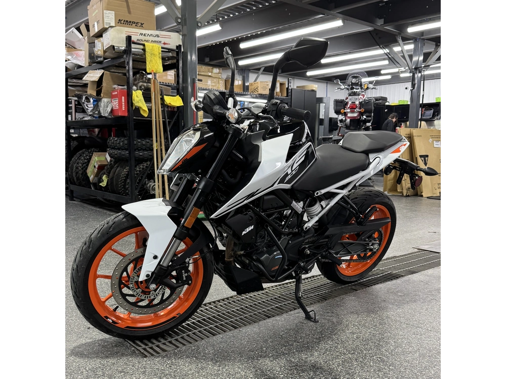 Ktm Duke 200 2020 alt