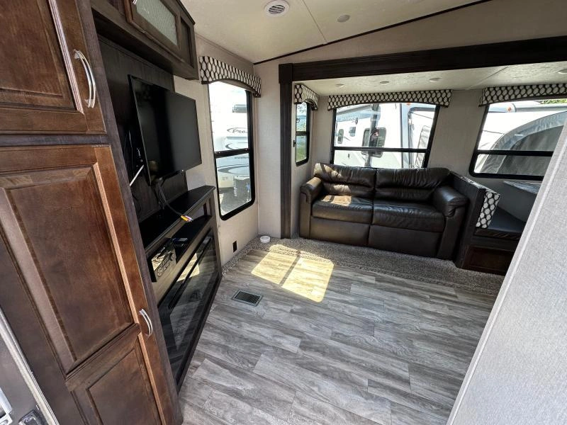 Shasta Phoenix 25mk 2020 alt